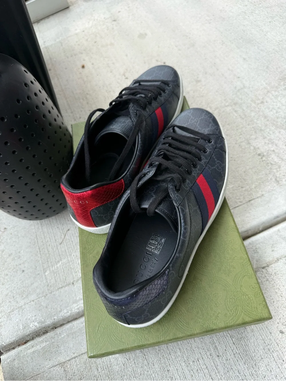 Gucci Black GG Canvas Low-Top Sneakers with Red and Blue Stripe